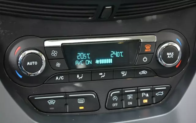 FORD Kuga 2.0 TDCi 4WD Titanium