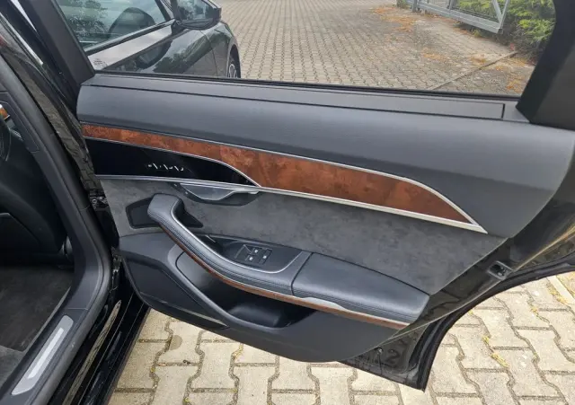 AUDI A8 50 TDI quattro tiptronic