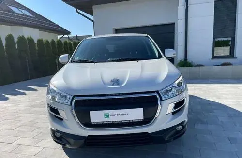 PEUGEOT 4008 
