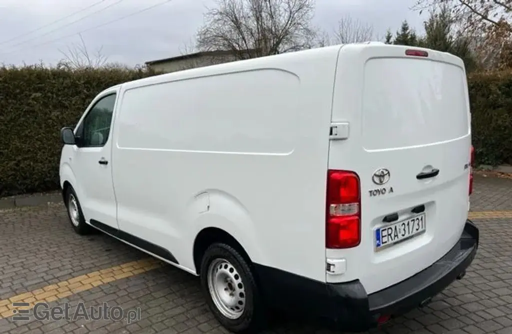 TOYOTA Proace 