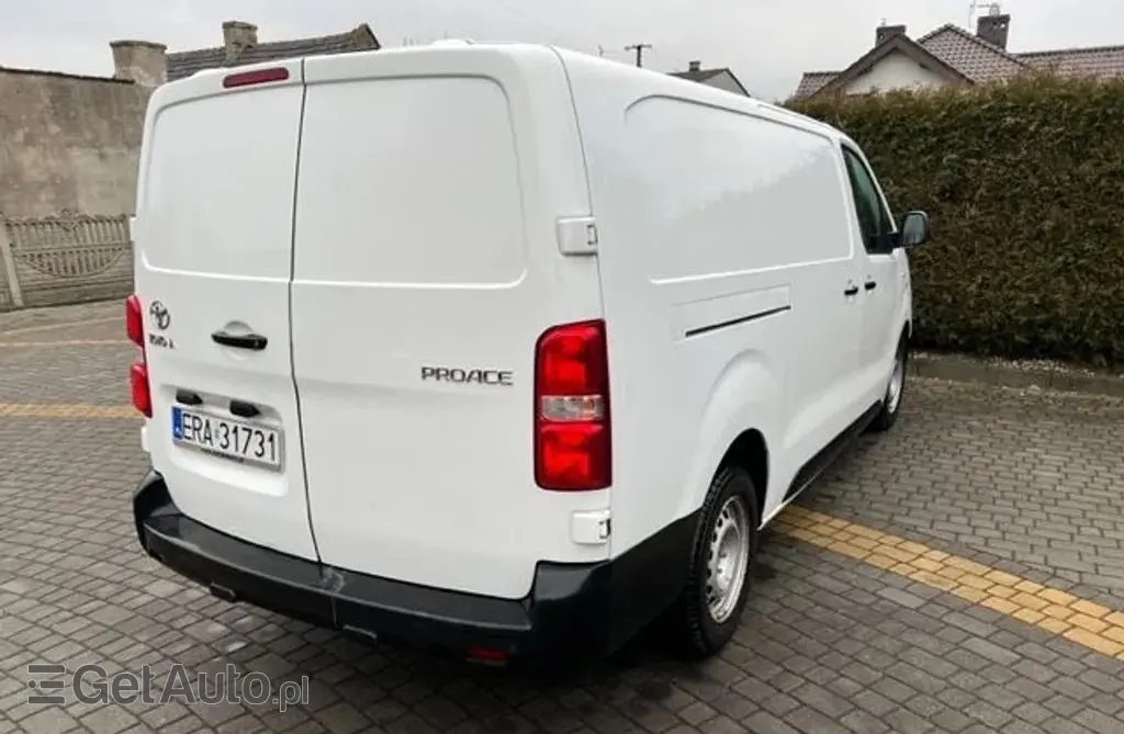 TOYOTA Proace 