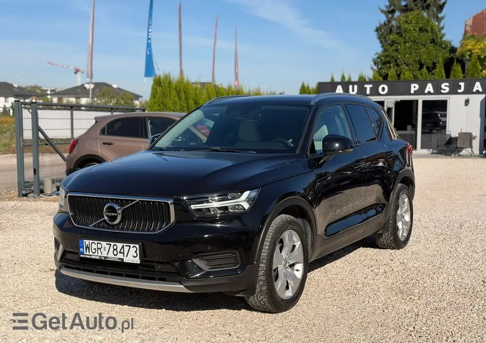VOLVO XC 40 D3 Momentum