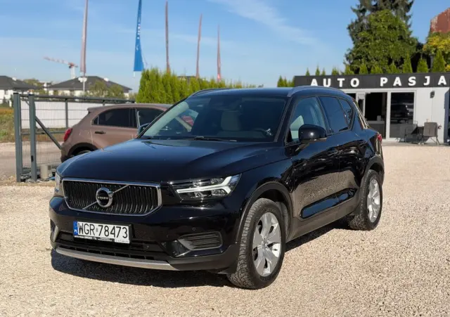 VOLVO XC 40 D3 Momentum