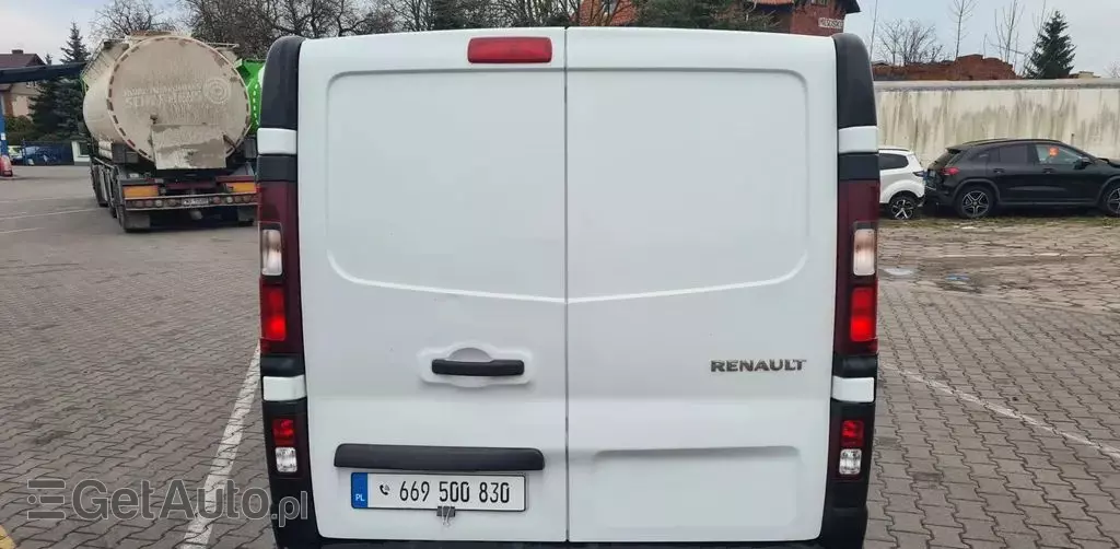 RENAULT Trafic 