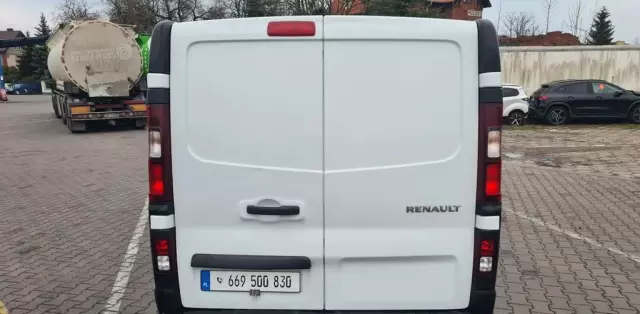 RENAULT Trafic 