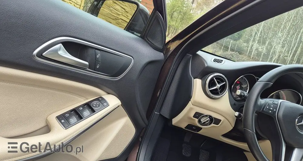 MERCEDES-BENZ GLA 180 (CDI) d Urban