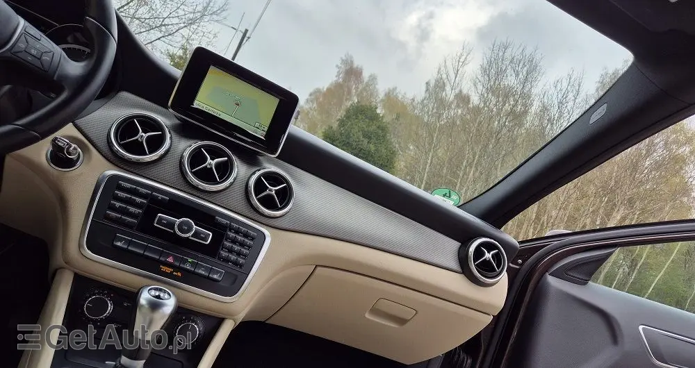 MERCEDES-BENZ GLA 180 (CDI) d Urban