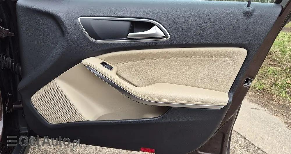 MERCEDES-BENZ GLA 180 (CDI) d Urban