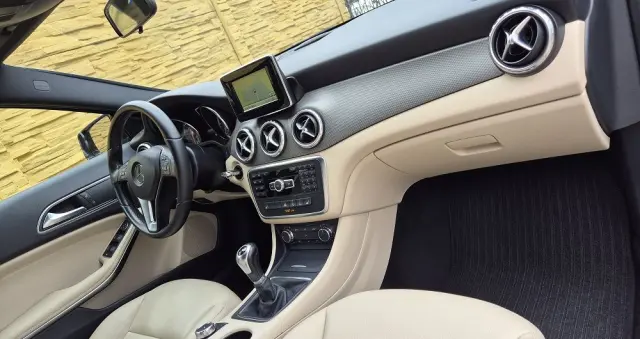 MERCEDES-BENZ GLA 180 (CDI) d Urban