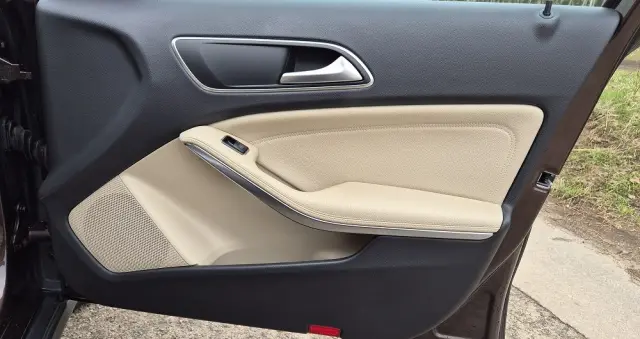 MERCEDES-BENZ GLA 180 (CDI) d Urban