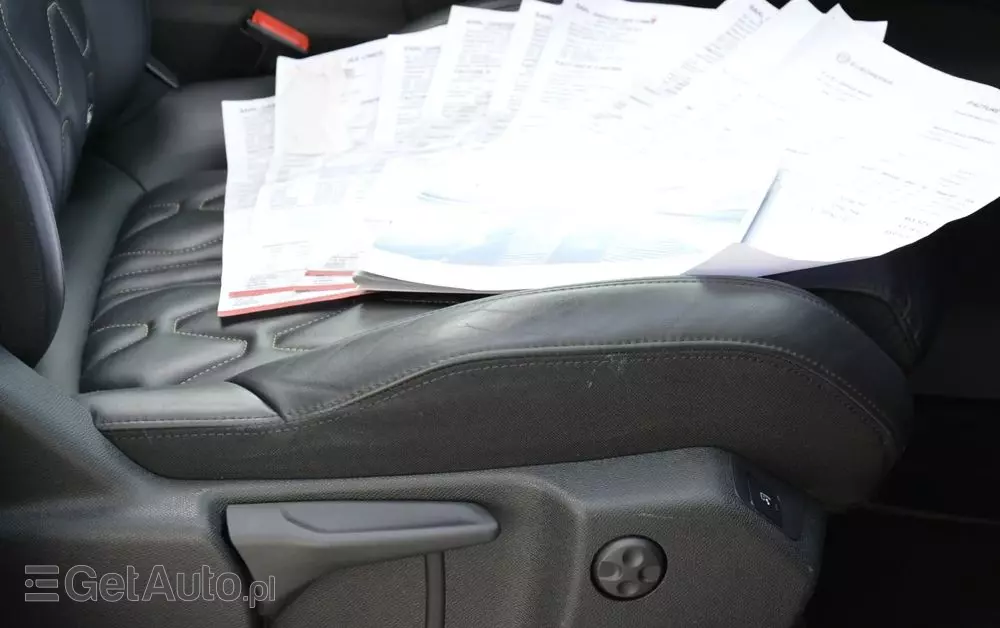 PEUGEOT 3008 HDi 150 Business-Line