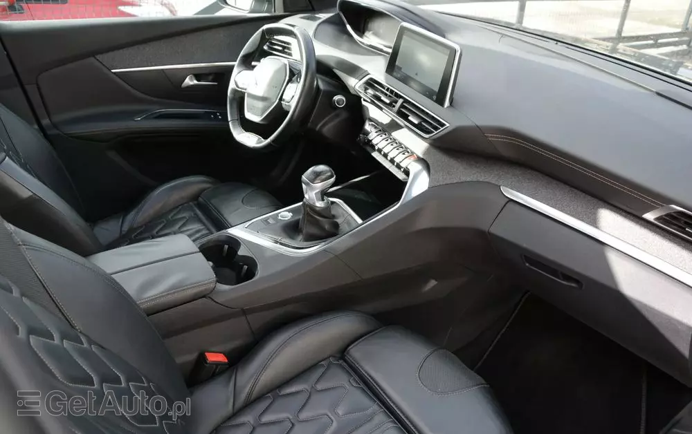 PEUGEOT 3008 HDi 150 Business-Line