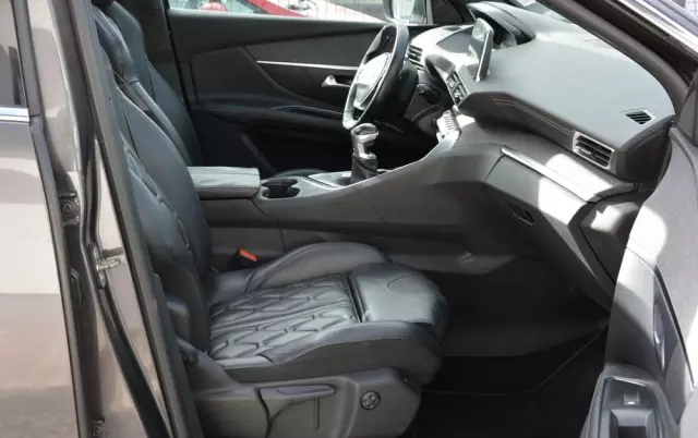 PEUGEOT 3008 HDi 150 Business-Line