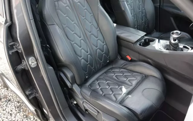 PEUGEOT 3008 HDi 150 Business-Line