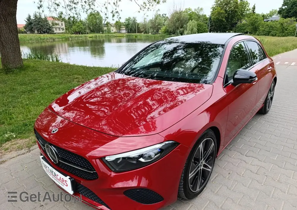 MERCEDES-BENZ Klasa A 220 4-Matic Progressive 7G-DCT