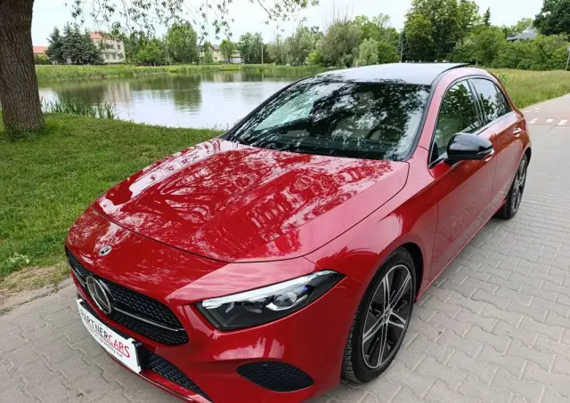 MERCEDES-BENZ Klasa A 220 4-Matic Progressive 7G-DCT
