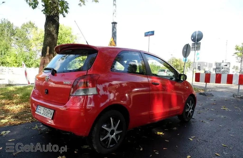 TOYOTA Yaris 