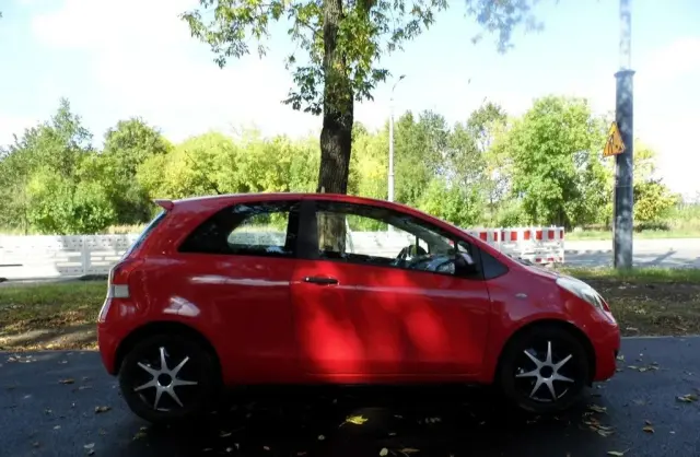 TOYOTA Yaris 