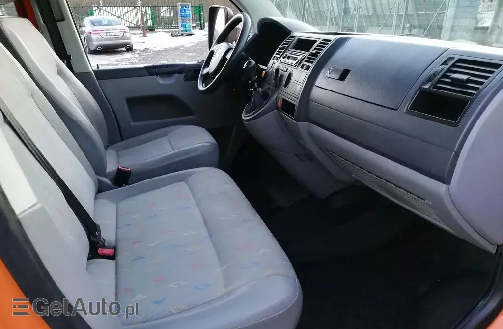 VOLKSWAGEN Transporter 
