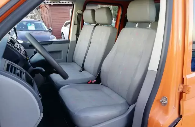 VOLKSWAGEN Transporter 