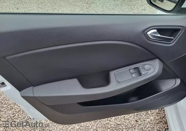 RENAULT Clio 1.0 TCe Intens