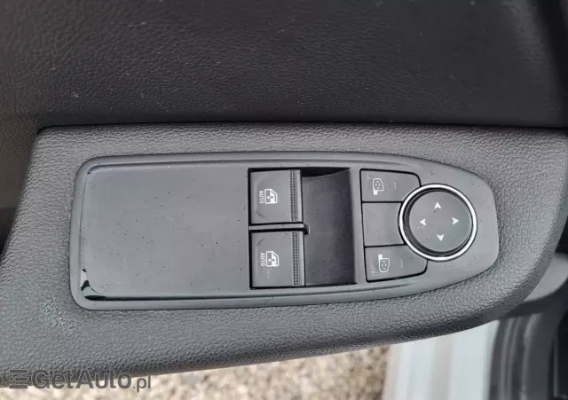 RENAULT Clio 1.0 TCe Intens