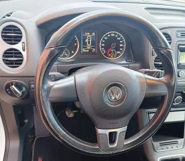 VOLKSWAGEN Tiguan 2.0 TDI (110 KM)