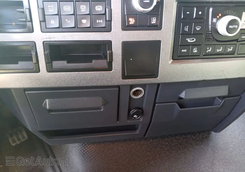 RENAULT GAMA T 480/ NOWE SPRZEGŁA / FRANCJA 