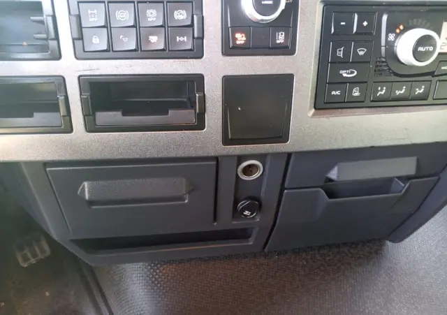 RENAULT GAMA T 480/ NOWE SPRZEGŁA / FRANCJA 