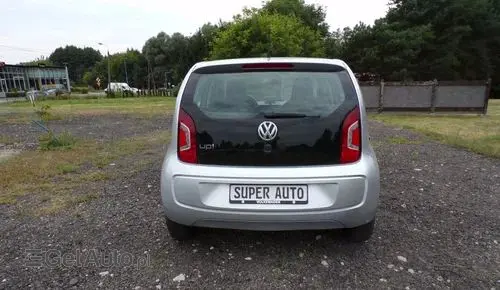 VOLKSWAGEN Up! 