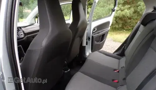VOLKSWAGEN Up! 