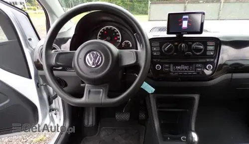 VOLKSWAGEN Up! 