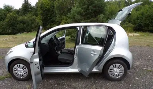 VOLKSWAGEN Up! 