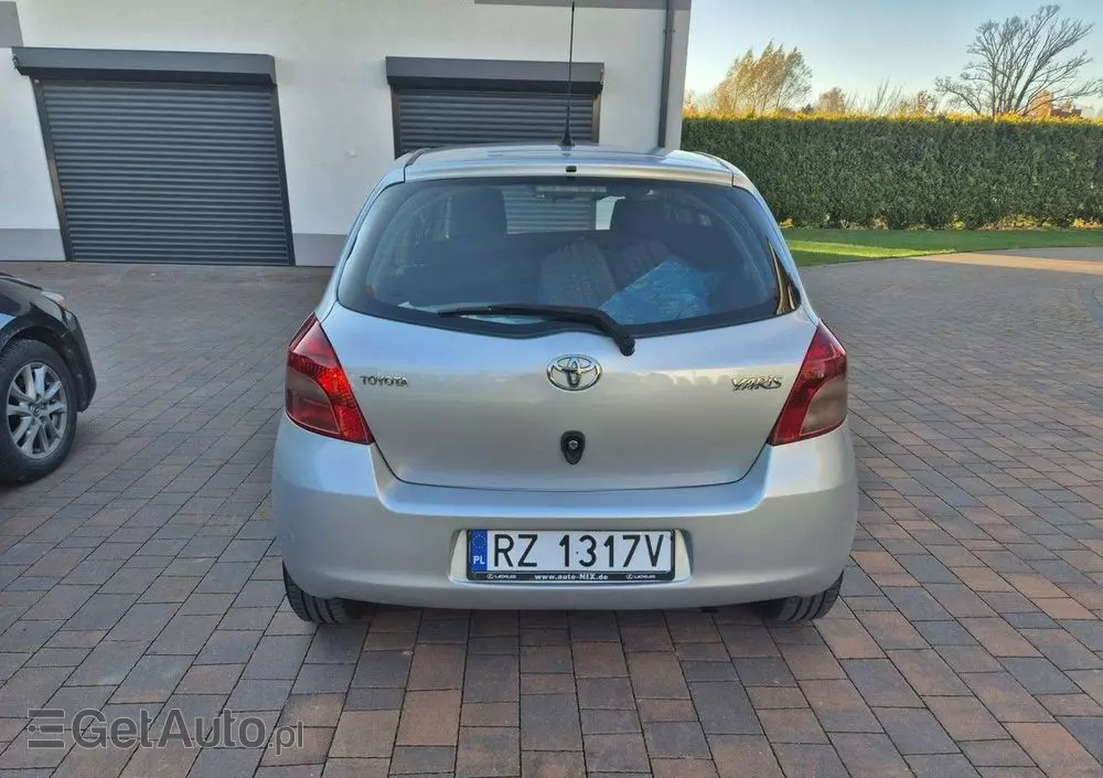 TOYOTA Yaris 