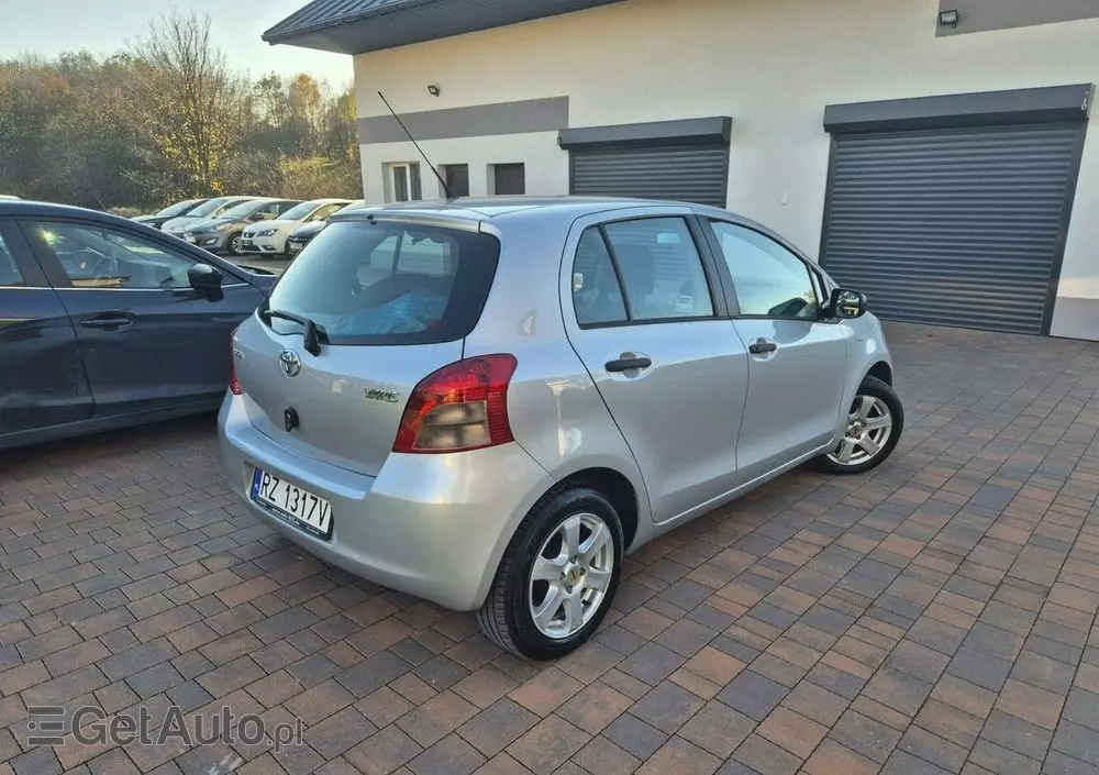 TOYOTA Yaris 