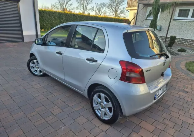 TOYOTA Yaris 