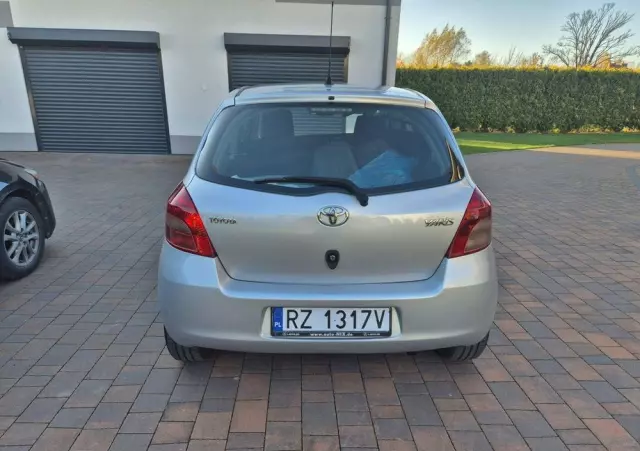 TOYOTA Yaris 