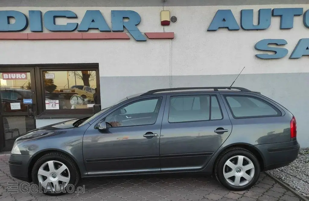 SKODA Octavia 