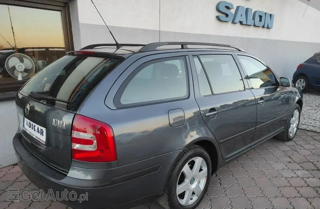 SKODA Octavia 