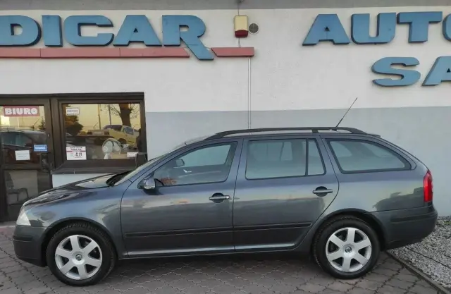SKODA Octavia 