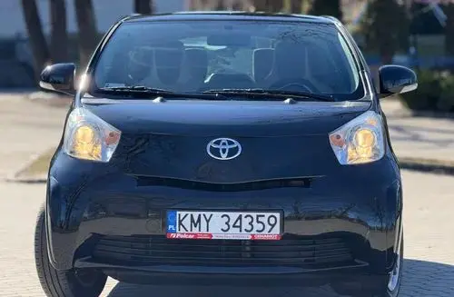 TOYOTA IQ 