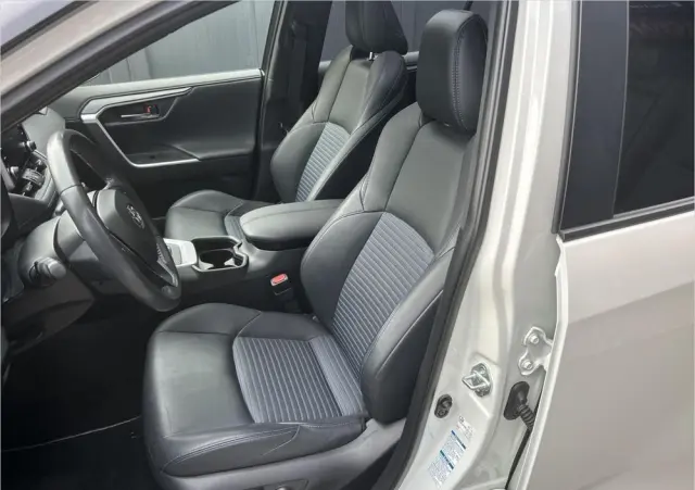 TOYOTA RAV4 2.5 Hybrid Selection 4x4