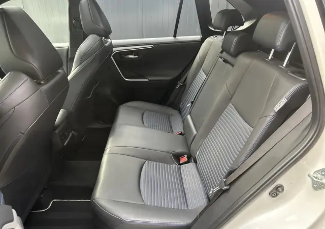 TOYOTA RAV4 2.5 Hybrid Selection 4x4