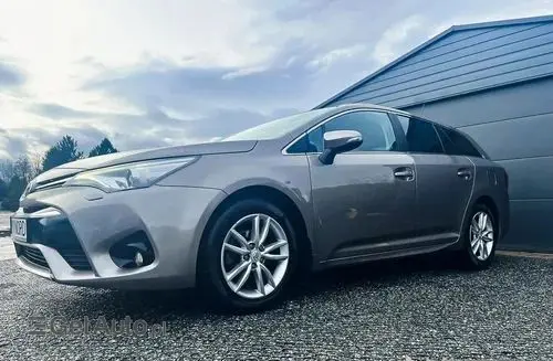 TOYOTA Avensis 