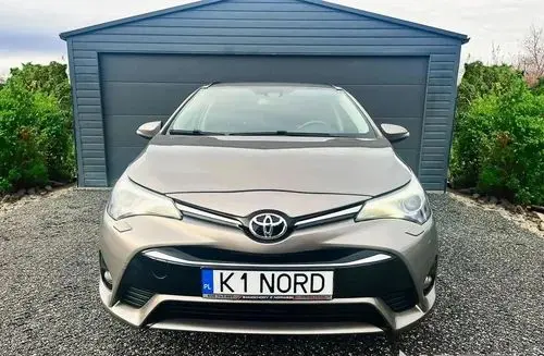 TOYOTA Avensis 