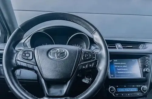TOYOTA Avensis 