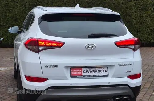 HYUNDAI Tucson 