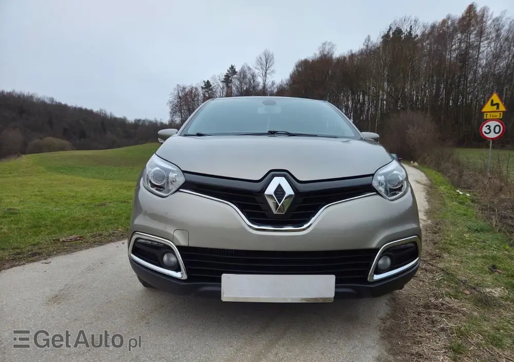 RENAULT Captur 1.2 TCe Helly Hansen EDC