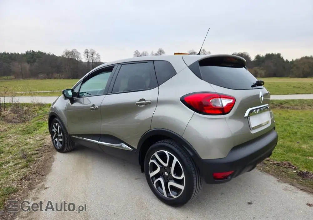 RENAULT Captur 1.2 TCe Helly Hansen EDC