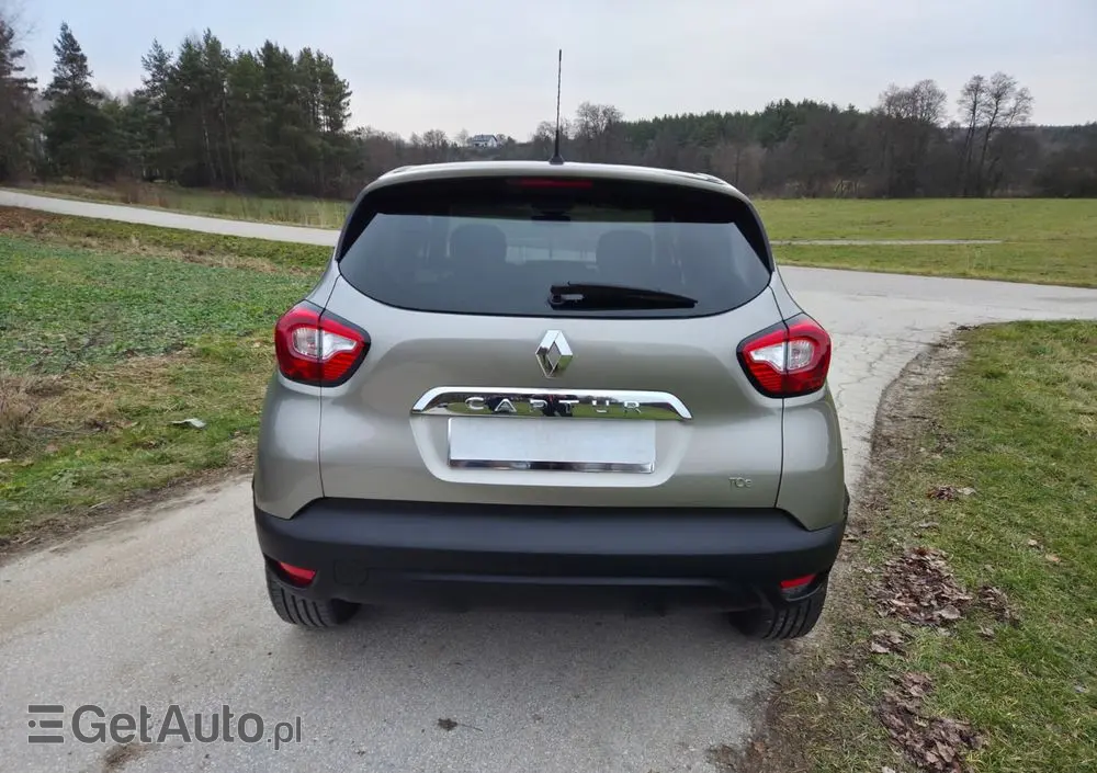 RENAULT Captur 1.2 TCe Helly Hansen EDC